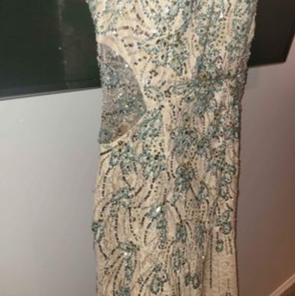 Grad/Bridesmaid dress - Picture 4 of 6